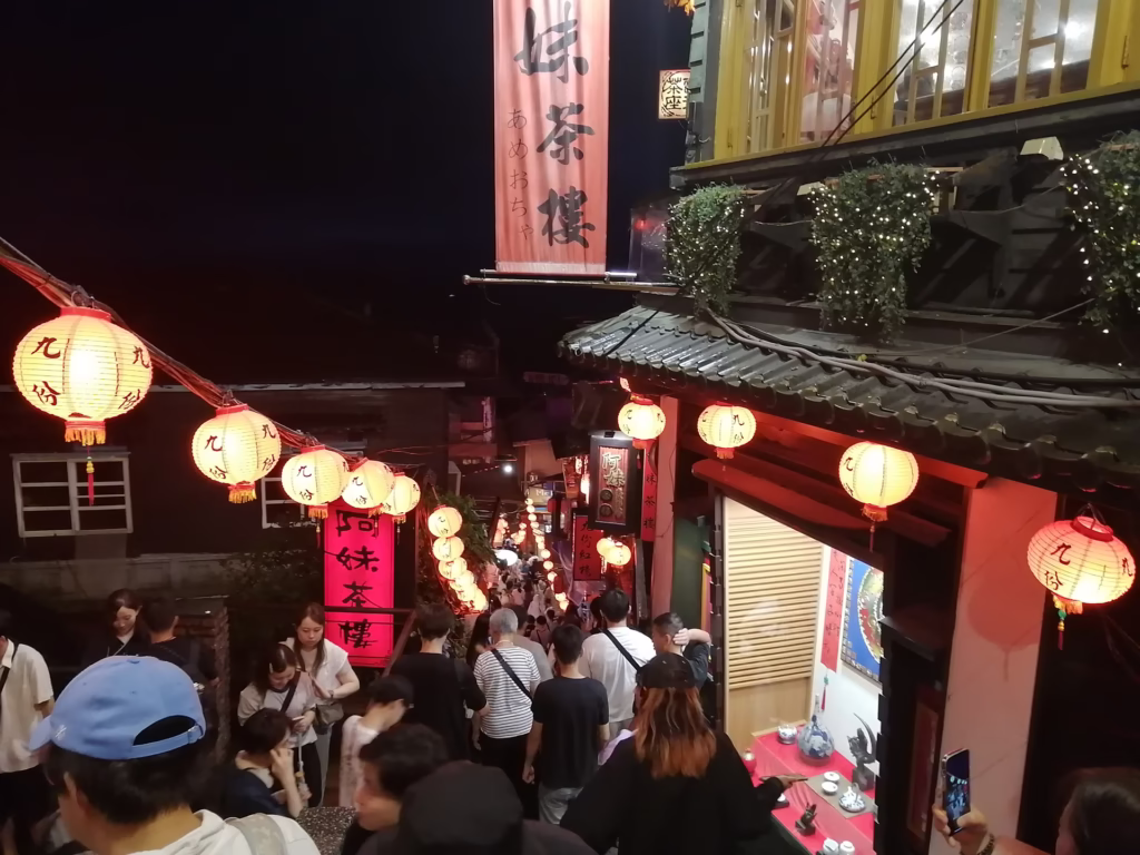 石段が続く豎崎路